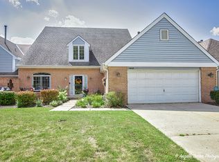 5627 Chesapeake Dr, Mchenry, IL 60050
