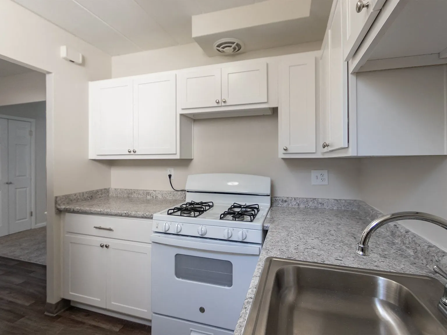 Colonial Ridge — Photo 4