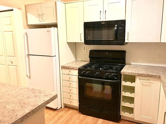 5th image of 1305 Diamond Dr
