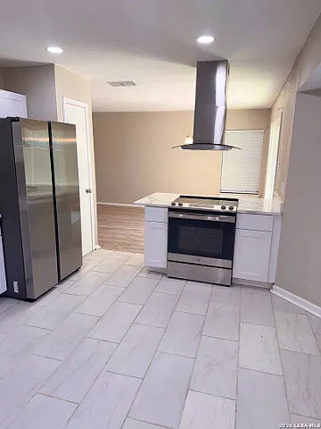 4 bed, 1668 sqft, $1,950 — Photo 2