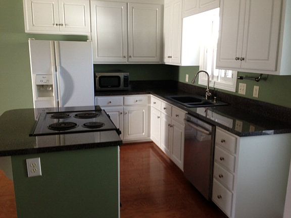 4th image of 306 Sandy Knob Ln