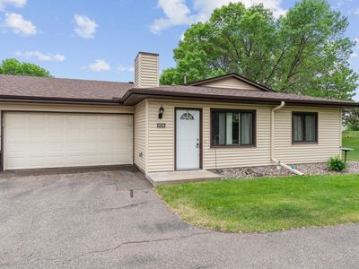8510 S Maplebrook Cir, Brooklyn Park, MN, 55445