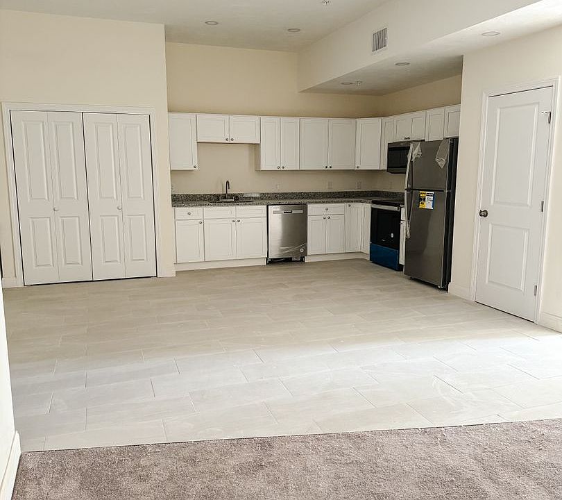 1st image of 52 Parker St #20