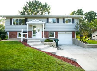 1420 Highland Blvd, Hoffman Estates, IL 60169