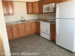314 W 65th St APT 4, Davenport, IA 52806