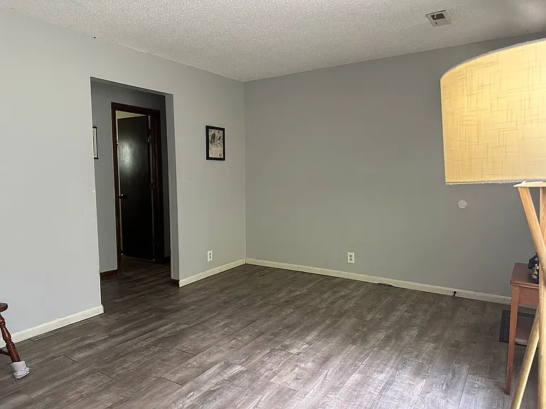 433 Missouri St — Photo 3