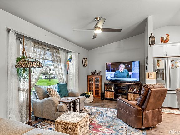 2nd image of 127 Kidd Creek Ln