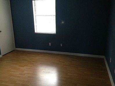 5th image of 389 SE Huron Ter