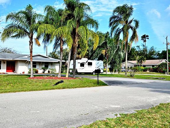 4th image of 703 NE Galilean St