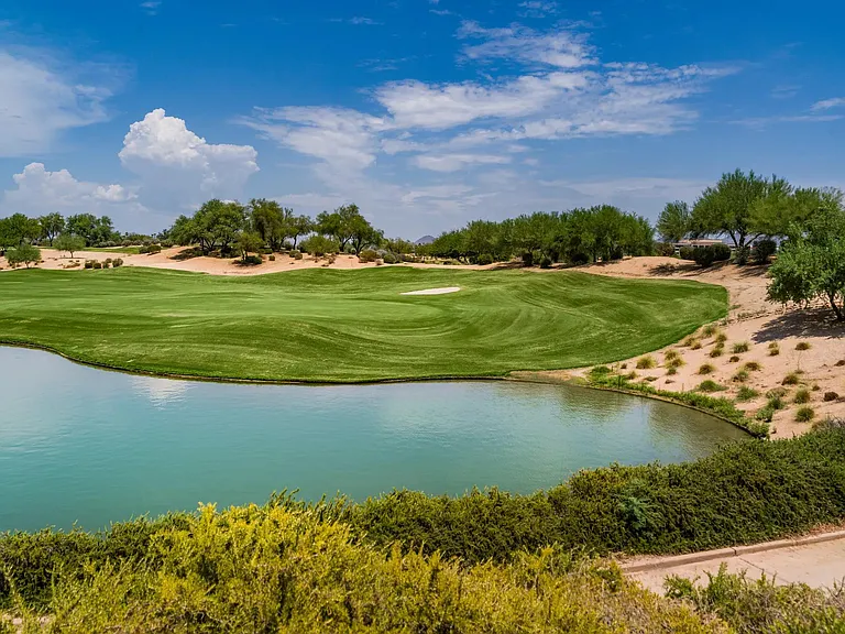Enjoy world-class golfing and desert beauty at Westin Kierland Golf Course.