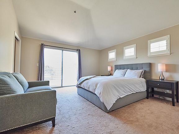 4th image of 8 Emerald Bay Ln