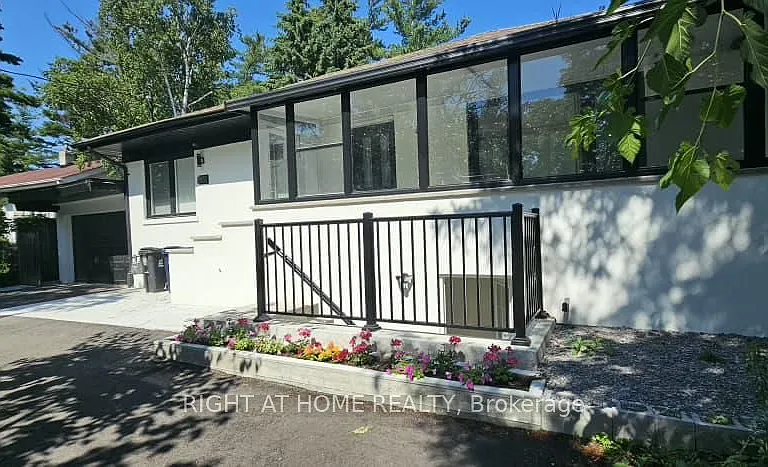 61 Gladys Rd — Photo 9