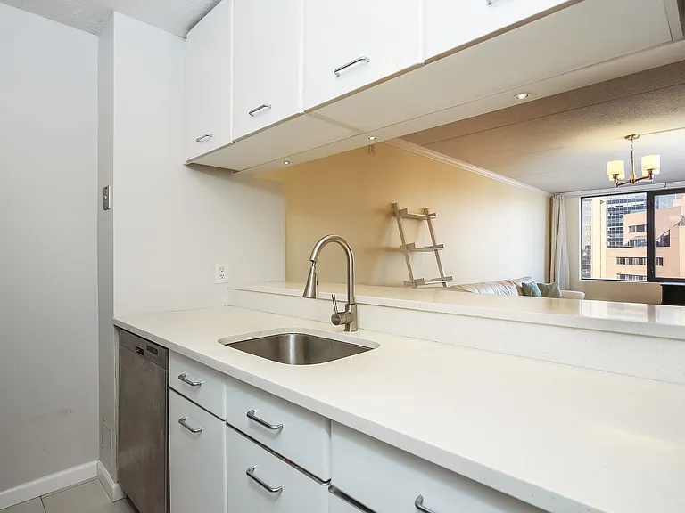 4 Martine Ave #904 — Photo 3