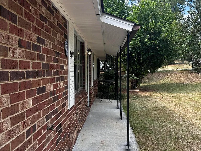 2377 Dublin Dr — Photo 2