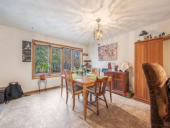 5th image of 68 Valerie Dr