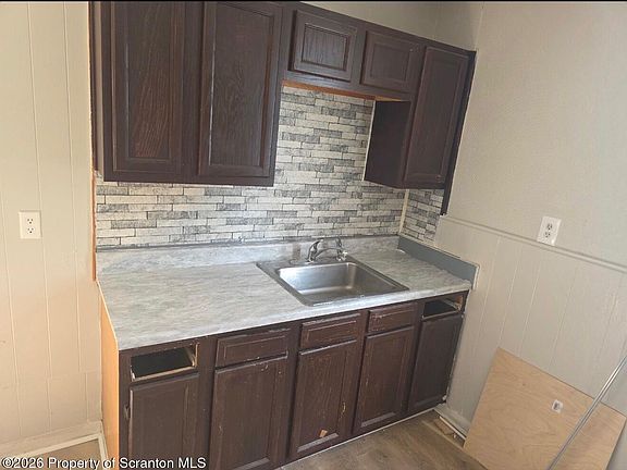 4th image of 1742 Wayne Ave