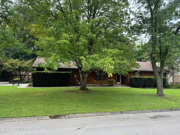 2214 Eva Jean Dr, Maryville, TN 37804