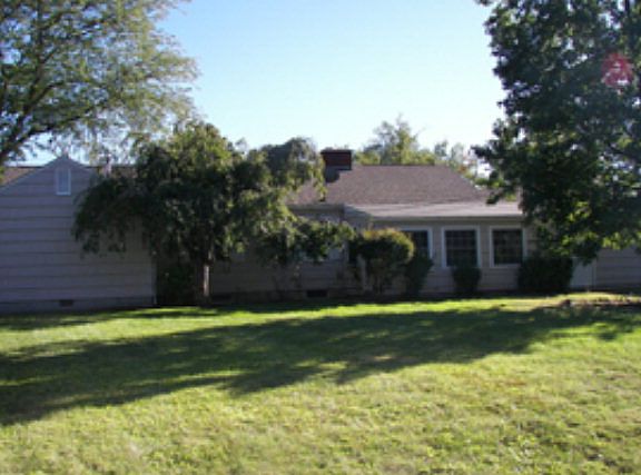 2nd image of 79 Parkwood Dr