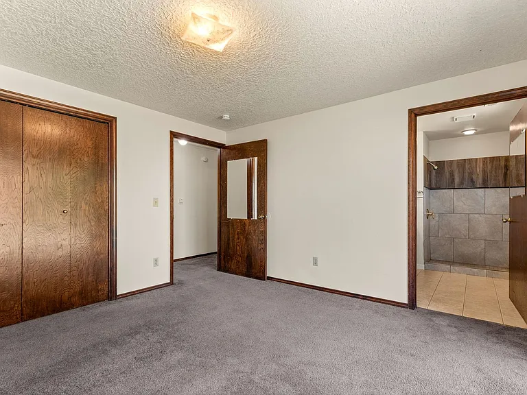3605 NE 49th St — Photo 20