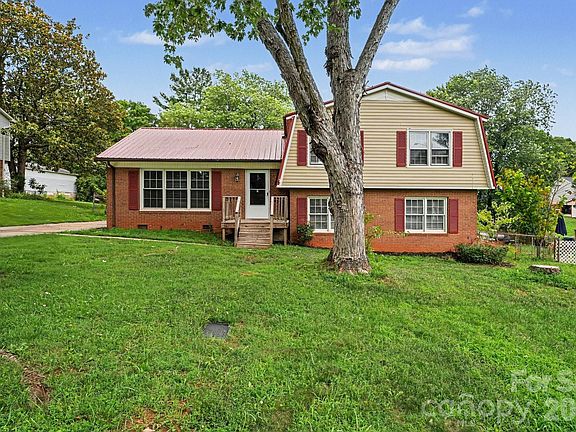 2nd image of 630 Colonial Dr