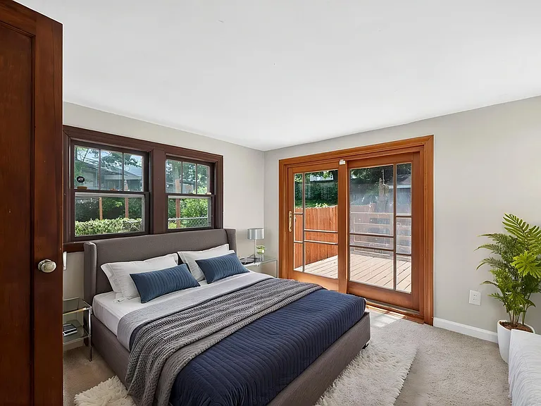 304 Bayless Ave — Photo 11
