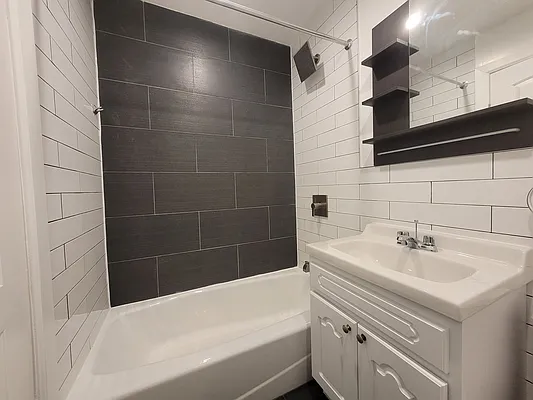 Rented by Bruma Realty LLC | media 5