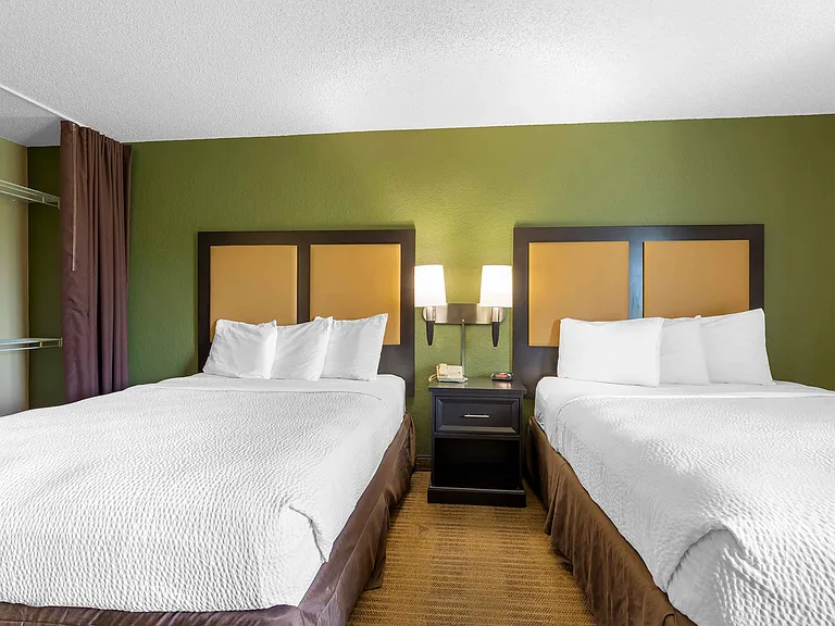 Studio Suite - 2 Queen Beds