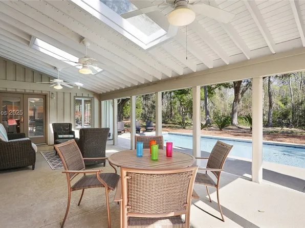 25 Willow Oak Rd W, Hilton Head Island, SC 29928