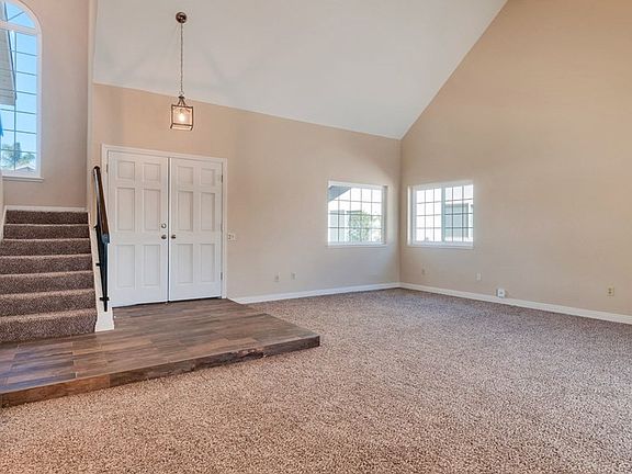 5th image of 8070 Rockford Cir