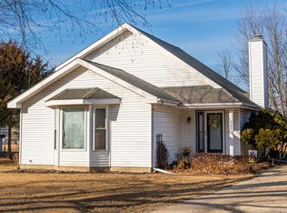 329 Old Mill Rd, Franklin Grove, IL 61031