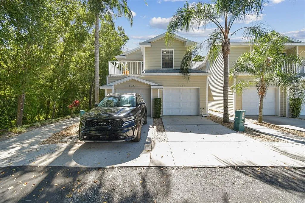 3 bed, 2.0 bath, 1624 sqft, $2,300 — Photo 3
