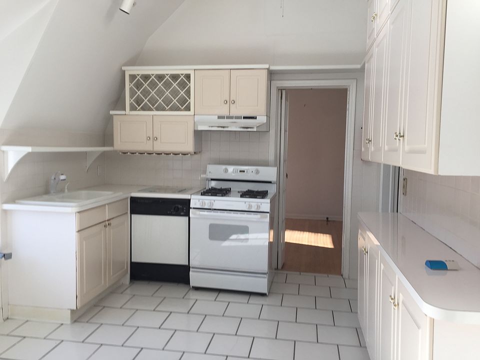 1st image of 248 Parker St