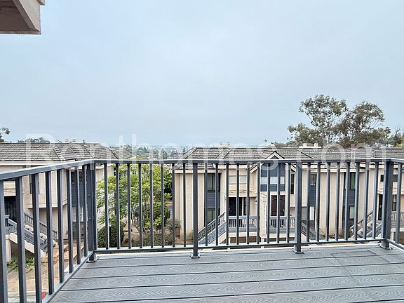 5th image of 3745C Balboa Ter