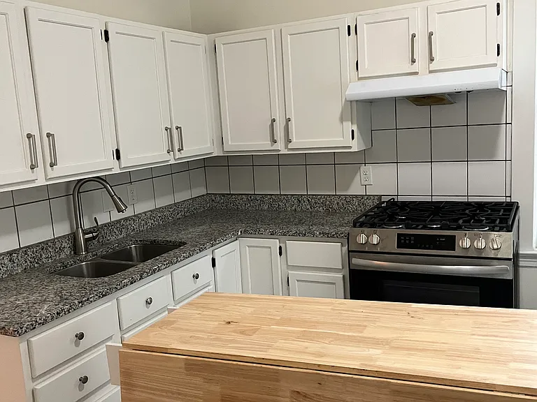 415 W Franklin Ave #1 — Photo 2