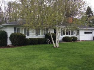 39 Mendota Cir, Rochester, NY 14626