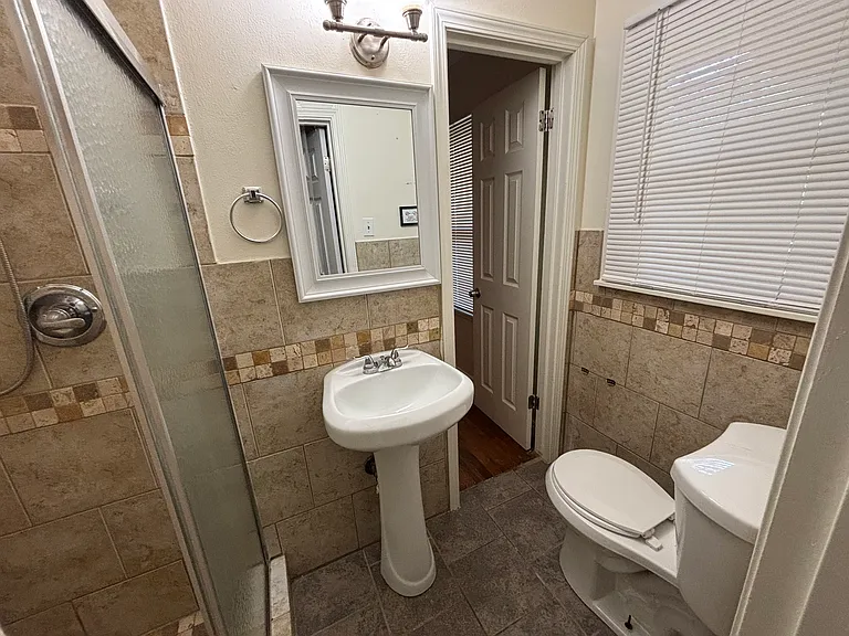 1230 Caddell Ln — Photo 8