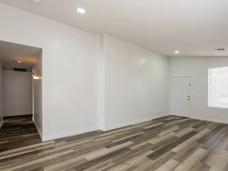 6417 W Magnolia St — Photo 4