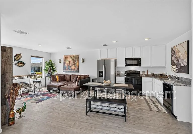 6825 Sunbeam Cir — Photo 8