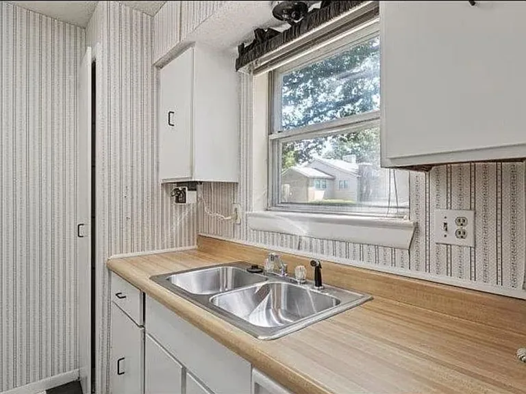 6705 Majestic Oak Pl #1 — Photo 2