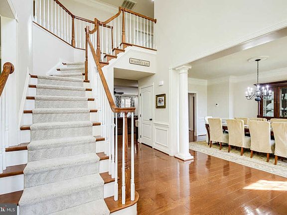 4th image of 15043 Medinah Ct