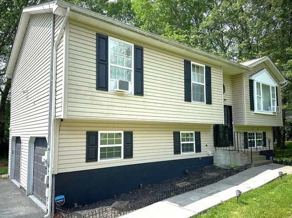 179 El Do Lake Dr, Kunkletown, PA 18058