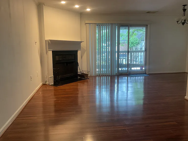 2604 S Arlington Mill Dr — Photo 2