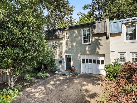 2nd image of 212 Garden Ct