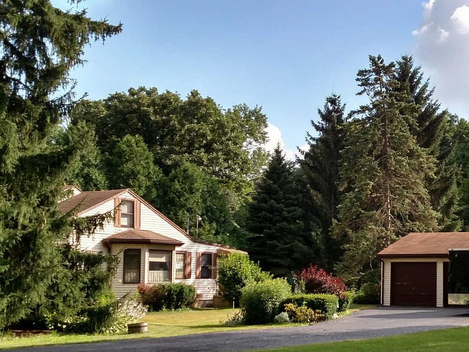 1st image of 52 Waynewood Dr