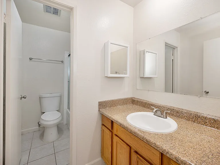 Autumn Woods Apartment Homes — Photo 10