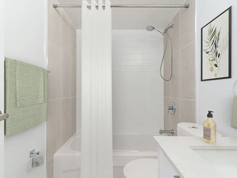 33 Erskine Ave — Photo 12