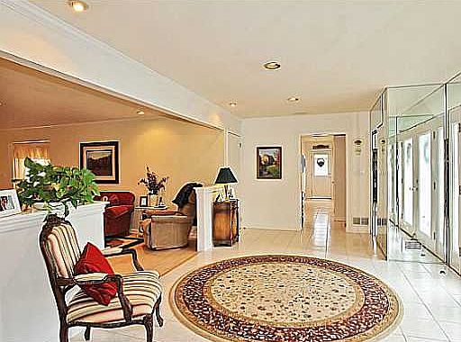 1st image of 11 Kearney Dr