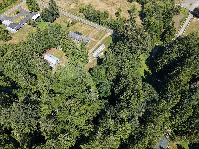 4th image of 28610 3rd Avenue NE