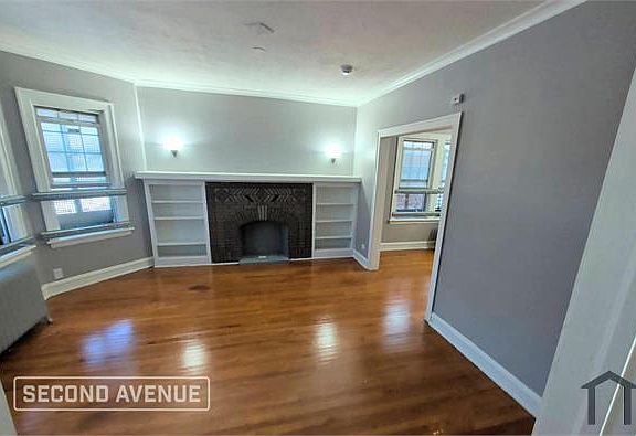 3rd image of 7114 S Claremont Ave