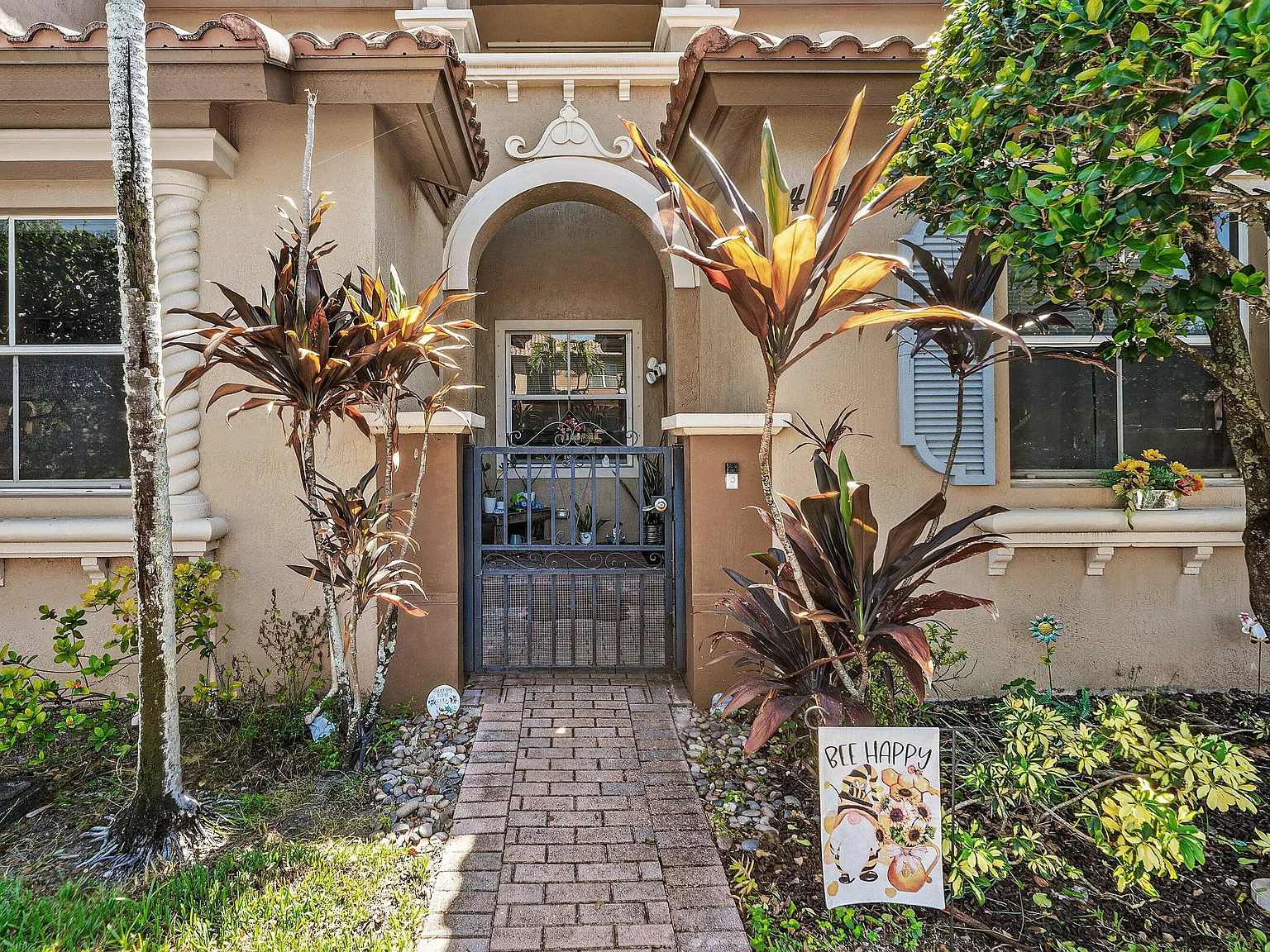2 bed, 2.5 bath, 1372 sqft, $2,250 — Photo 1